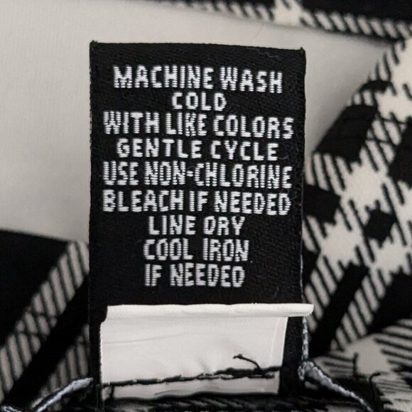 HOT TOPIC Black & White Plaid Circle Flare Mini Skirt; Front Zipper; Size S - Picture 4 of 4